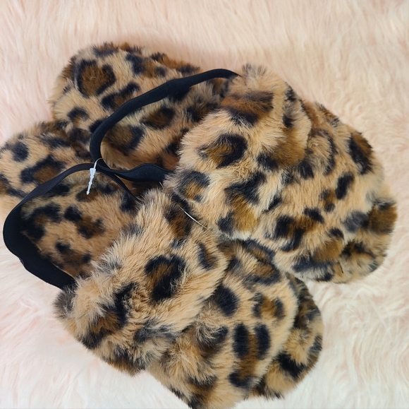 Jenni Shoes - Jenni Leopard Slippers | Fuzzy Leopard Design | Comfy & Cozy